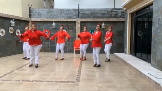 Peces en el río con castañuelas y baile por Ex Alumnas de Janet Vivar смотреть онлайн