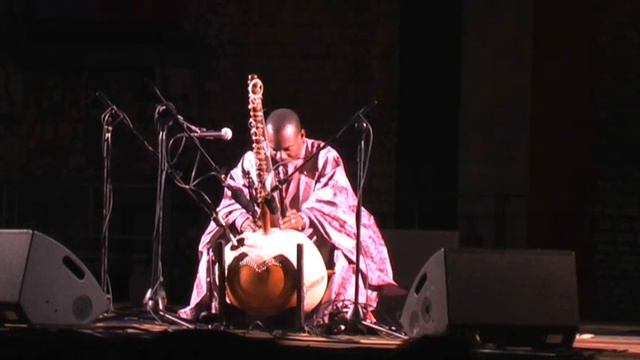 Alì Farka Touré 1pt - Toumani Diabate - Live Sermoneta, Italy смотреть онлайн