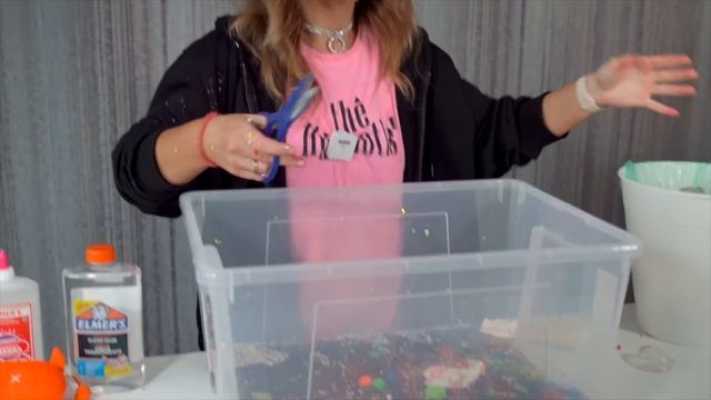 СДЕЛАЛА ГИГАНТСКИЙ СЛАЙМ ИЗ 1000 АНТИСТРЕССОВ ! - Челлендж смотреть онлайн