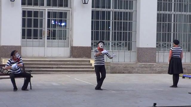 Театр пантомимы СоТворение. VIII Международный фестиваль уличных театров «Елагин парк» смотреть онлайн