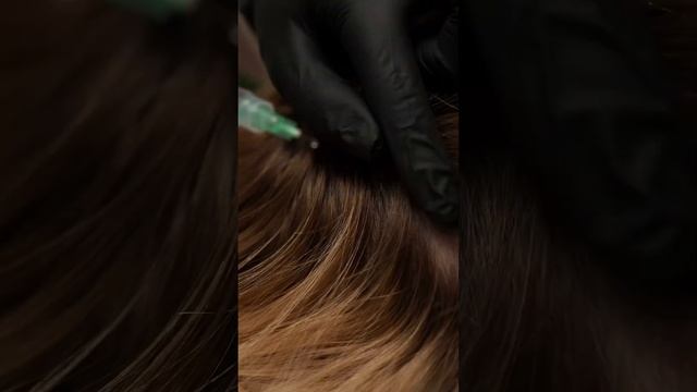 Волосы нельзя отучить жирниться, начав мыть их реже ❌ это миф #косметолог #сухойшампунь смотреть онлайн