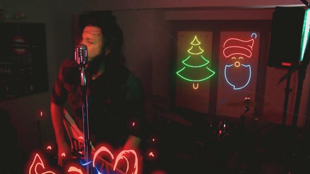 OSCAR JONES' COVER - I WISH IT WAS CHRISTMAS TODAY FROM JULIAN CASABLANCA смотреть онлайн