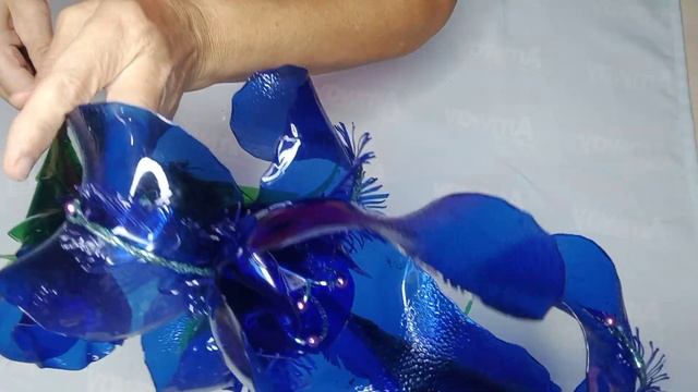 Ирисы  из пластиковых бутылок !!!Ростовые цветы !!!