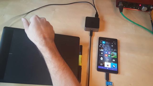Можно ли подключить джойстик от PS4 к Lumia 950? смотреть онлайн