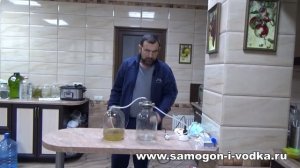 Мелкий вакуумный насосик на службе вакуумного фильтратора.