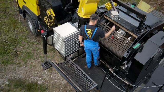 Wüst SMC-812 auf auf einem Volvo FMX-540 im Einsatz смотреть онлайн