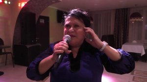 ОБАЛДЕТЬ! В СВОИ 60 ПЛЮС ПОЕТ СОВРЕМЕННЫЕ ПЕСНИ.