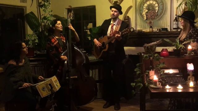 Take Me Away - Kit Center & The Hollow Bones смотреть онлайн