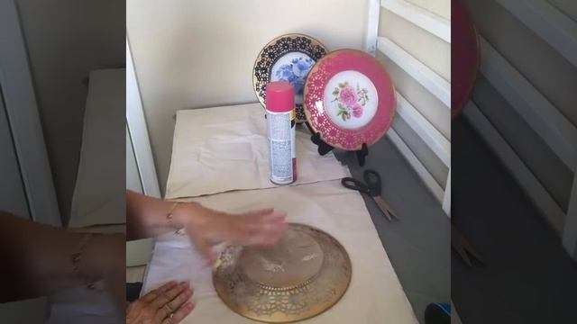 Prato Decorado Com Tinta Spray E Decoupage - Decorated Plate With Spray Paint And Decoupage