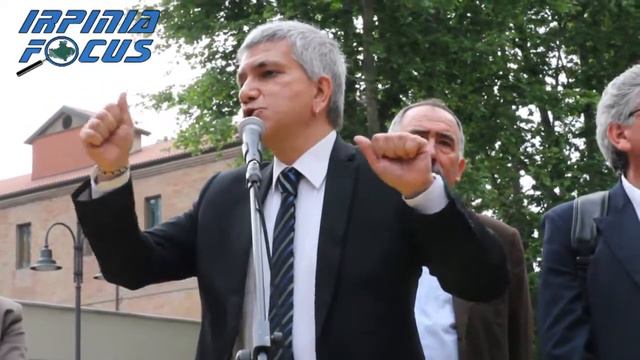 Nichi Vendola ad Avellino - "La scuola pubblica è il principale bene comune che dobbiamo" смотреть онлайн