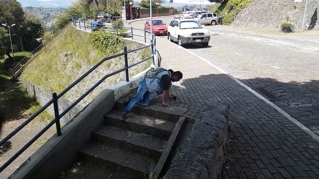 LA VIRGEN DEL PANECILLO, SUBÍ POR LAS GRADAS (Quito - Ecuador) смотреть онлайн