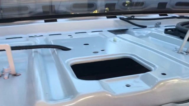 Вибрация задней полки на Басах Toyota Camry 70 смотреть онлайн