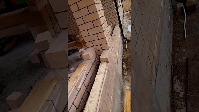 бетоные работы, укрепление стен внутри,кладка лицевого кирпича.