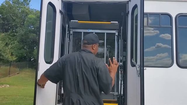 Mobile Salon Bus Presentation 2021 (PRIVATE) смотреть онлайн