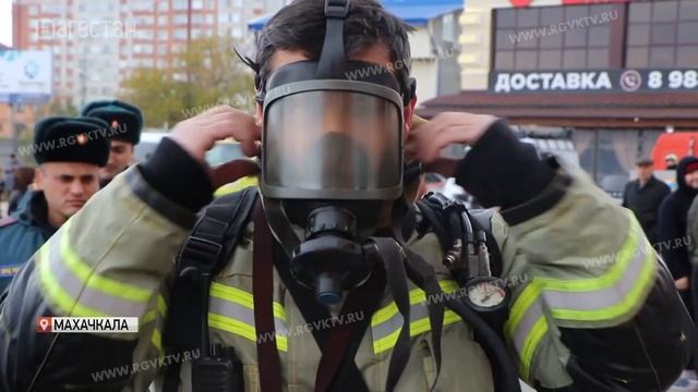 В Махачкале прошли учения МЧС смотреть онлайн