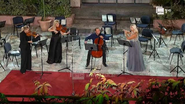 W.A.Mozart - Flute Quartet in D major ,K.285 смотреть онлайн