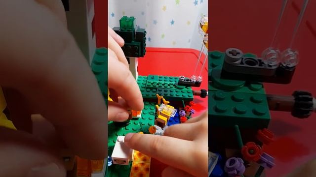 Пчелы в Лего Майнкрафт смотреть онлайн