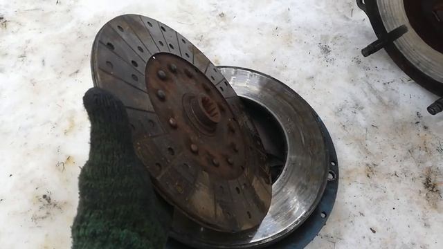 Какой стороной ставится диск сцепления мтз смотреть онлайн