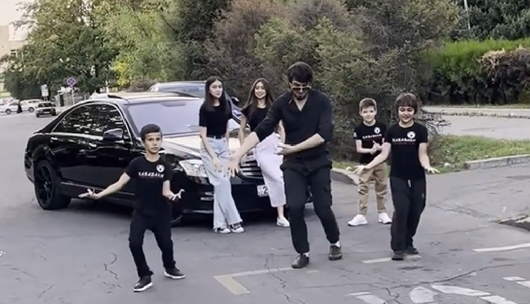 Мадина ALISHKA Лезгинка 2024 Дети Танцуют Класс Казахстан Чеченская Песня Алма-Ата Kazaxstan Dance смотреть онлайн