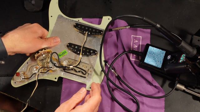 Fender Custom Shop Pickup Swap - And Why I Hate High Output Pickups! смотреть онлайн