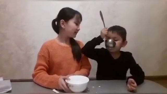 Большая/Средняя/Маленькая/Ложка Челлендж 🌟 смотреть онлайн