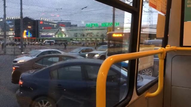 Автопробка на перекрёстке у метро "Пионерская" СПб смотреть онлайн