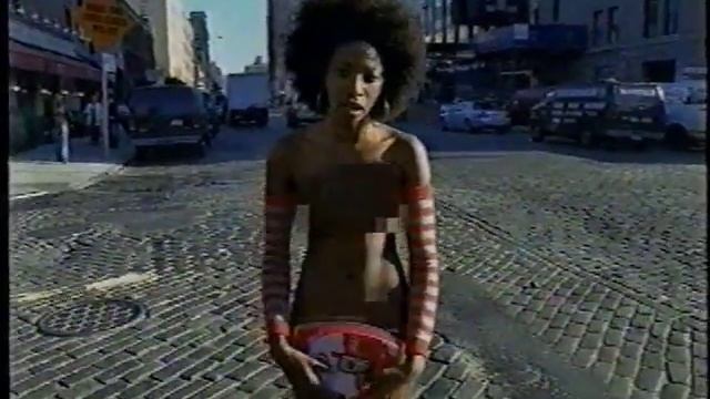 Virgin Mobile "The Gift with Nothing to Hide." Commercial #3 (2003) смотреть онлайн