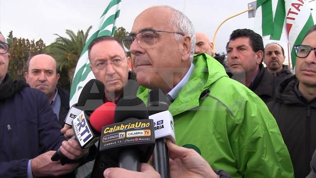 Crotone | 106 strada incompleta, mancanno finanziamenti e si continua a morire смотреть онлайн
