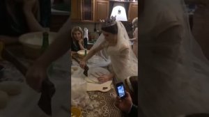 Невеста готовит хинкали