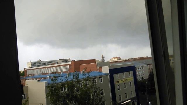 СПУСКАЕТСЯ ВОЗДУХ! ШОК! смотреть онлайн