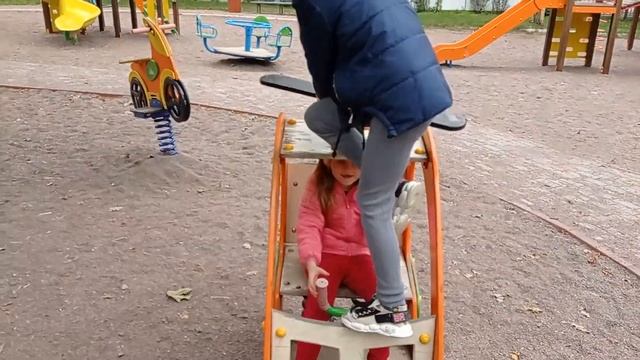 #3 Обзор на детскую площадку от Милых Сестричек ЖК "Парковый город" смотреть онлайн