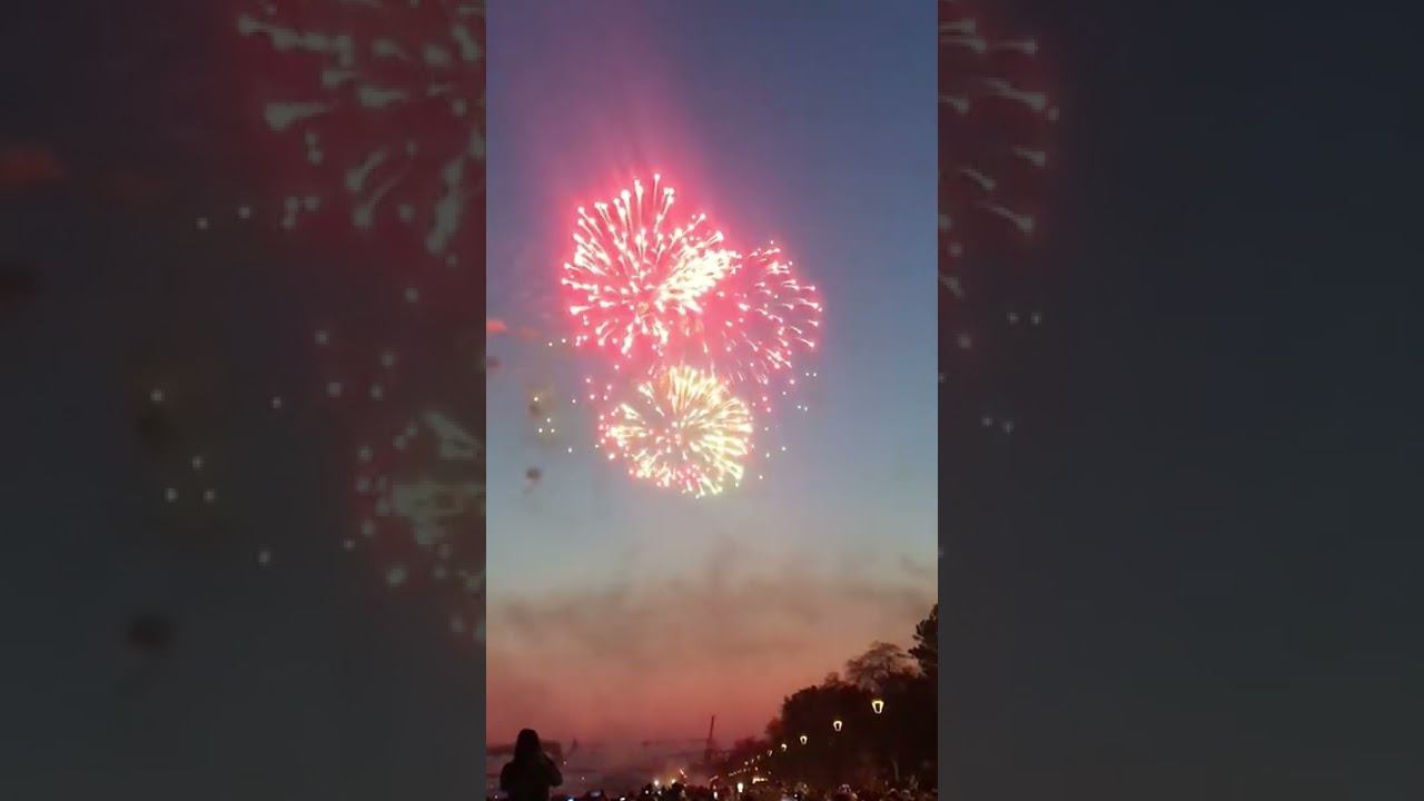 Салют 9 мая День Победы. Новосибирск набережная. Zа Россию. Салют Победы 2022. #shorts смотреть онлайн