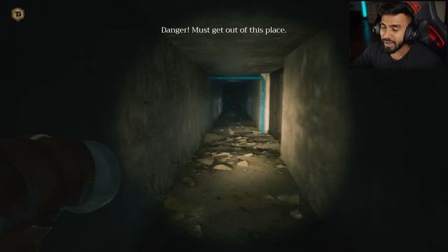 A GIRL TRAPPED ME IN HER HOUSE смотреть онлайн