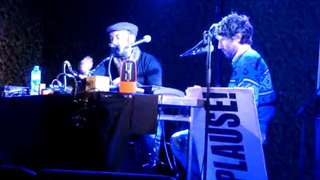 Gruff Rhys & Andy Votel Sitars In Their Eyes смотреть онлайн