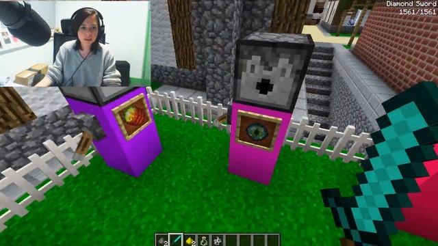LITTLE CARLY TURNS INTO AN ANIME CHARACTER!! (Cute Mob Models) Minecraft. смотреть онлайн