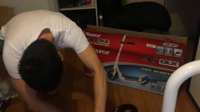Razor A5 DLX Kick Scooter Unboxing смотреть онлайн