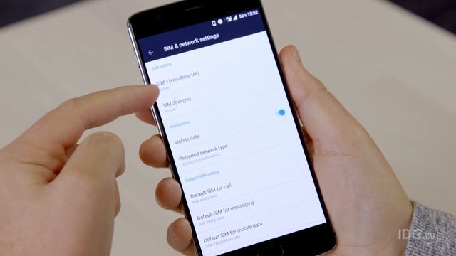 How do dual-SIM card phones work? смотреть онлайн