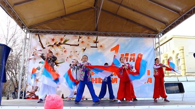 1 мая! г. Тюмень. Мир! Труд! Май! - Dance Hit - "Россия!" смотреть онлайн