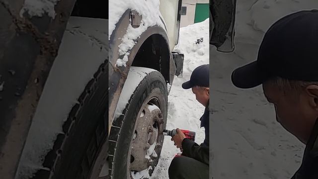 Аккумуляторный Гайковерт для грузовых автомобилей 1500Нм, DBTech. Караганда ватсап 87012938595 смотреть онлайн