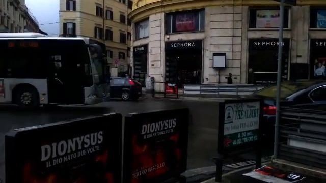 Как дойти до фонтана Тритон от via Nazionale в Риме. Маршруты по Риму. смотреть онлайн