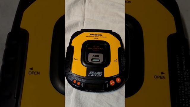 Panasonic Shock Wave Portable CD player Demo смотреть онлайн