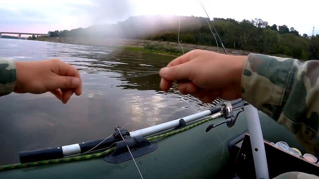 Рыбалка с лодки на кольцо. Ловля рыбы на яйца.