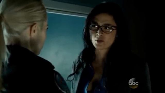 Rookie Blue - 4x12 - Holly comes to check on Gail смотреть онлайн