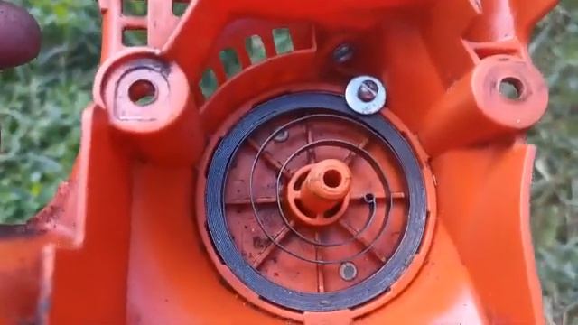 Накручиваем пружину на стартер Мотокосы STIHL FS 55