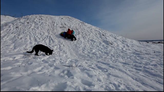 Катаемся на ватрушке.