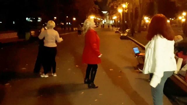 Я боюсь твоей любви!!!Народные танцы,сад Шевченко,Харьков!!! смотреть онлайн