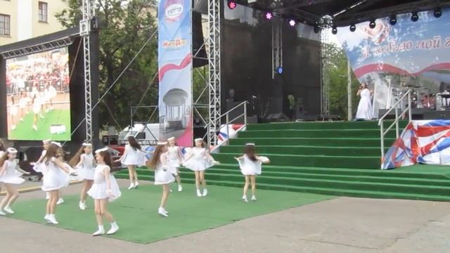 Александра Гуляева и Ансамбль Ветерок. На день Кирова 2016. смотреть онлайн