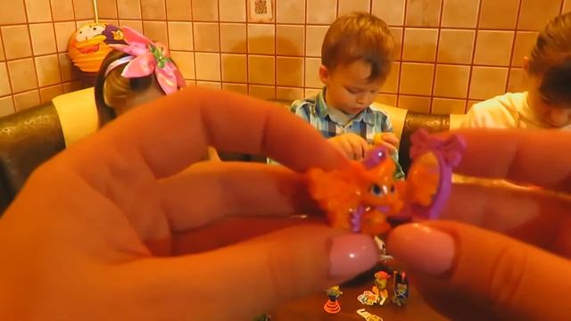 30 киндер сюрпризов. 30 Kinder Surprise Eggs