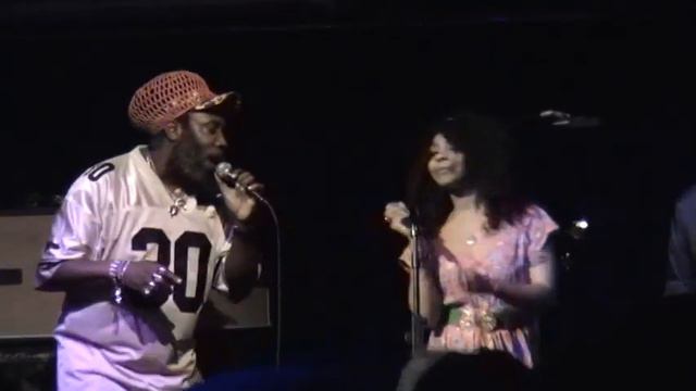 Hollie Cook w Horseman.MPG смотреть онлайн