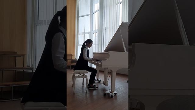 И. С. Бах "Аллеманда" из Французской сюиты c-moll. (Исполняет Кулик Вера, 11 лет.) смотреть онлайн